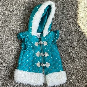 3T toddler girl puffer vest teal with silver heart design and fur detail